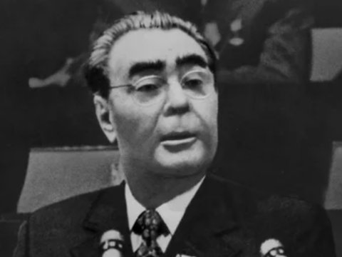 Brejnev fəxri vətəndaş titulundan məhrum edildi