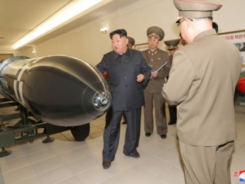 Şimali Koreya Rusiyaya 1000 konteyner hərbi texnika yollayıb - ABŞ