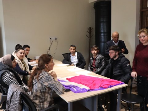 Kəlağayı emalatxanası: Turistlər Şəkidə istehsal prosesini izləyəcək  - FOTOLAR