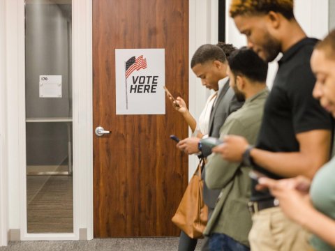 Sosial media siyasətə necə təsir edir? - Ana səhifədən seçki qutusuna...