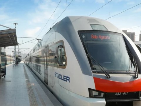 Dəmir yolları bayram günlərində gücləndirilmiş rejimdə çalışacaq