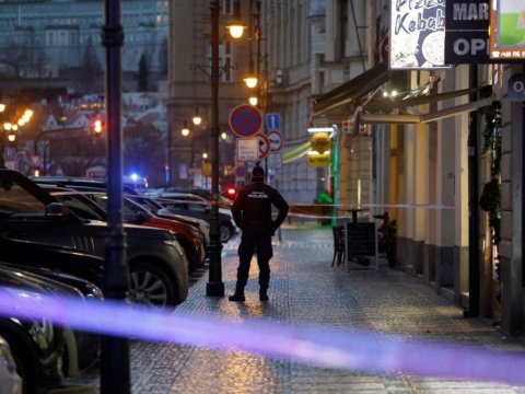 Praqa universitetində atışma - 20 ÖLÜ