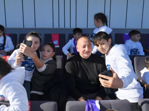 Prezident və birinci xanımın uşaqlarla səmimi FOTOLARI