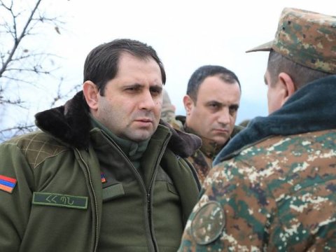 Ermənistan Müdafiə Nazirliyi ordunu mükafatlandırır