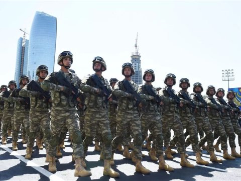 Hərbçilərin pensiya yaşı ARTIRILDI