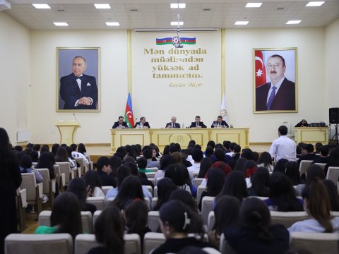 Gəncə Dövlət Universitetində imtahan sessiyası müzakirə olundu