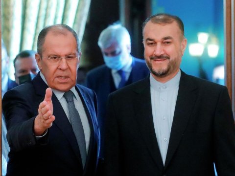 Lavrov iranlı həmkarı ilə müzakirə apardı