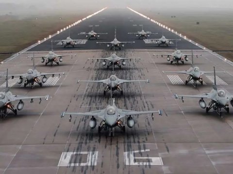 Niderland Ukraynaya 18 ədəd F-16 qırıcısı verəcək