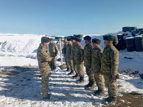 Çətin ərazilərdə xidmət edən hərbçilərlə görüş - FOTO