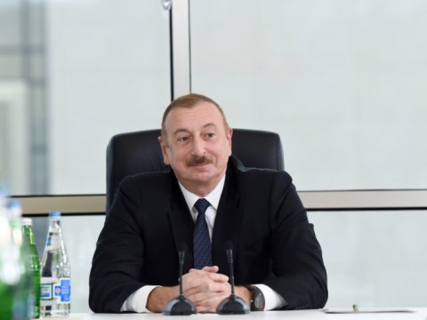 Medvedevdən İlham Əliyevə ad günü TƏBRİKİ