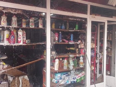 Gəncədə ərzaq mağazası yandı