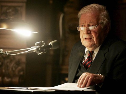 Keçmiş kanslerin qəbrinə nasizm simvolu çəkildi