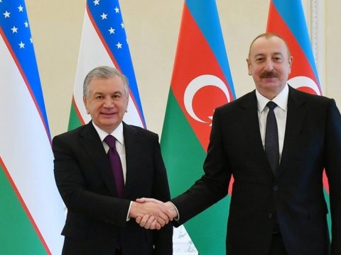 Şavkat Mirziyoyev İlham Əliyevi təbrik etdi