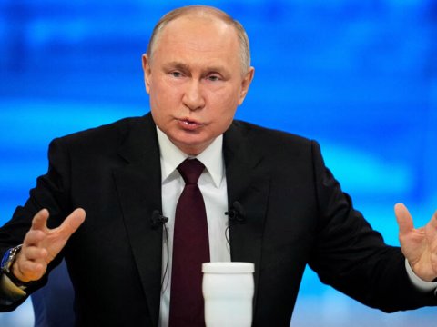 Putinin vizit kartı 2 milyona satıldı