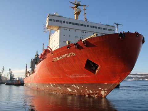 Rusiyada atom enerjisi ilə işləyən buzqıran gəmi YANIB