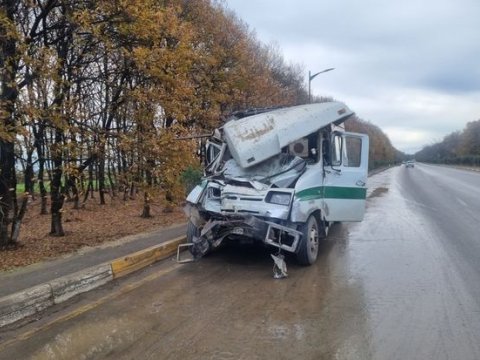 “KamAZ” mikroavtobusla toqquşdu - Yaralıların sayı 17-yə çatdı