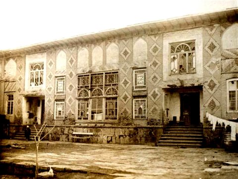 Pənah xanın İrəvandakı tarixi evi hər an uça bilər - VİDEO