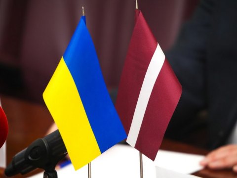 Latviya sərxoş sürücülərdən aldığı 270 maşını Ukraynaya bağışladı