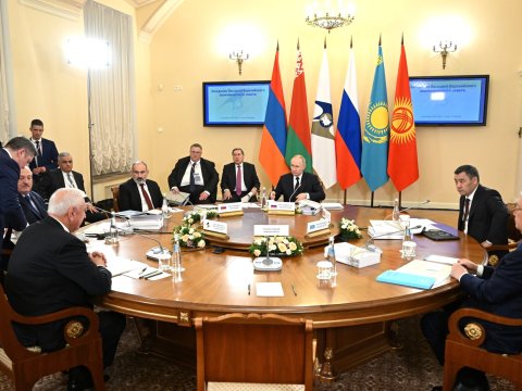 Xəsislik etməyin, bizə yumurta verin - PUTİN