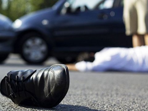 Toydan çıxan ər-arvadı maşın vurdu