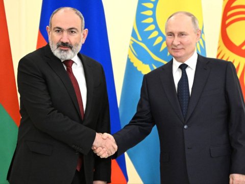 Paşinyan Sankt-Peterburqda: Putinin ona çətin sualları var