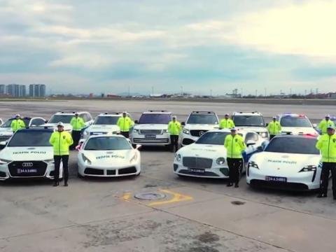 Cinayətkarların bahalı maşınları polislərə verildi - VİDEO