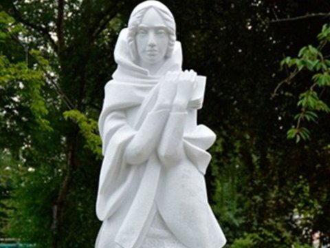 Milli Məclisdən Fransada Natəvanın heykəlinin sökülməsinə REAKSİYA