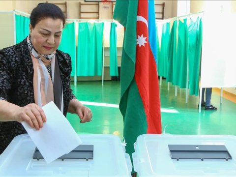 Siyasi partiyalar seçkilərdə kimi DƏSTƏKLƏYƏCƏK...