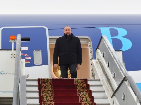 Prezident Sankt-Peterburqa getdi - FOTOLAR