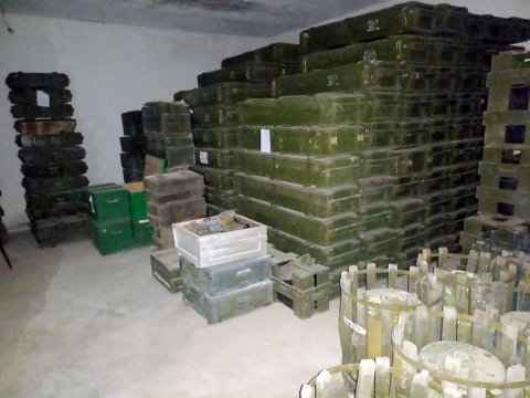 Qarabağda silah anbarı kimi istifadə edilən mülki obyekt - FOTO