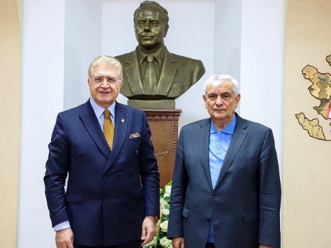İstanbul Aydın Universitetinin təsisçisi ADU-da - FOTO