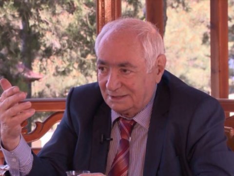 “Mən də, ailə üzvlərim də İlham Əliyevə səs verəcəyik” - Xalq şairi