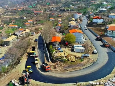 Laçında quruculuq işlərində fərqlənən qurumlar mükafatlandırıldı