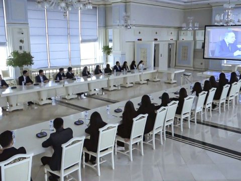 Milli Məclisdə tələbələrlə görüş - FOTO