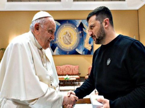 Zelenski Papa ilə “sülh formulu”nu müzakirə etdi