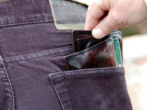Bank kartından 6500 manat oğurlandı