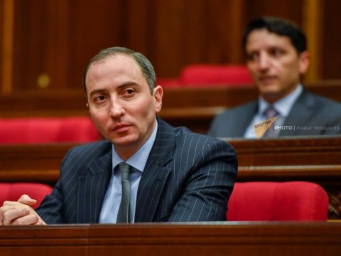 Ermənistanda nazir işdən çıxarıldı