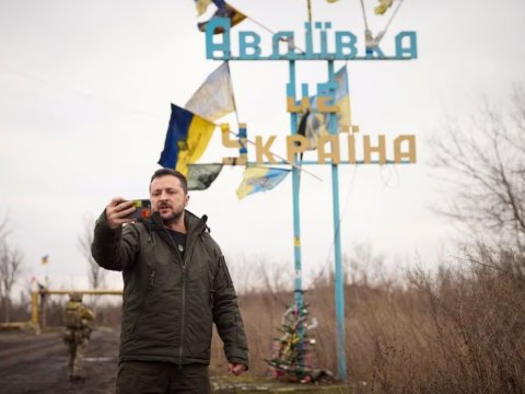 Zelenski ağır döyüşlərin mərkəzində...