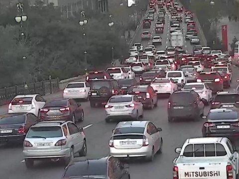 Hazırda paytaxtın 3 əsas yolunda tıxac var