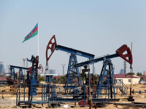 Azərbaycan neftin bir dollar ucuzlaşdı