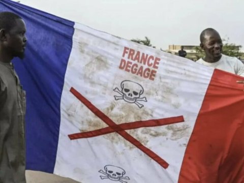 Burkina-Fasoda fransızcanın rəsmi statusu LƏĞV EDİLDİ