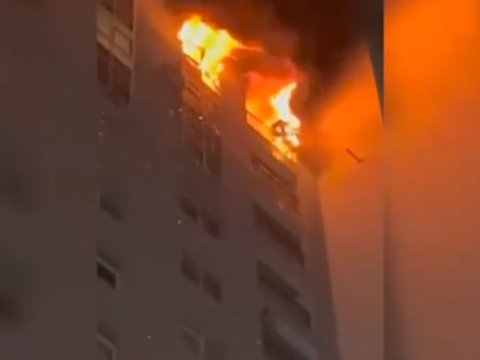 Bakıda fişəng yanğına səbəb oldu - VİDEO