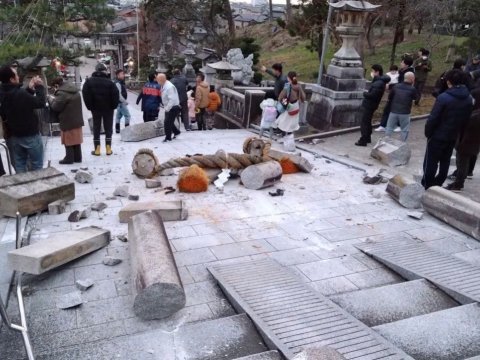 Zəlzələ nəticəsində 30 nəfər yaralanıb - Ölənlər var 