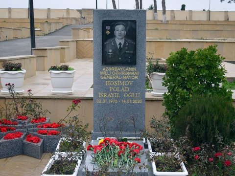 Polad Həşimovun xatirəsi məzarı başında YAD EDİLDİ