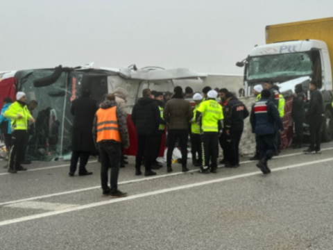 Türkiyədə ağır qəza: 4 ölü, 36 yaralı