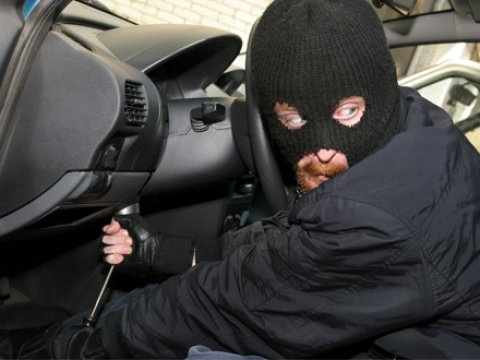 Bakıda maşın qaçıran yeniyetmələr tutuldu