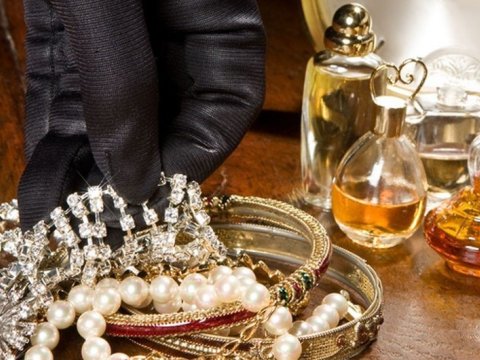 Bakıda evdən 17 min manatlıq oğurluq