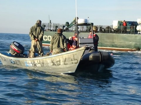 Batmaqda olan balıqçılar xilas edildi