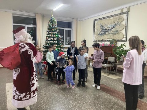 Moldova azərbaycanlıları uşaqları hədiyyələrlə sevindirdi - FOTO