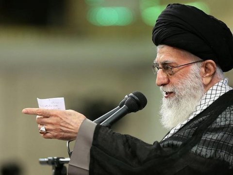 Xamenei ABŞ ilə hərbi qarşıdurmadan çəkinir